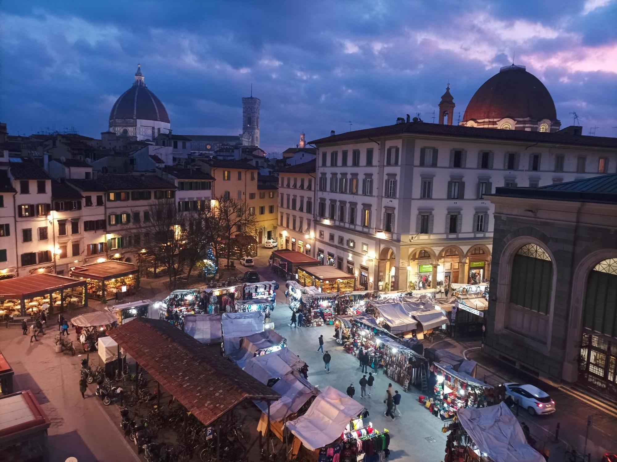 Panoramic Suite Near Duomo And Station Florens Exteriör bild