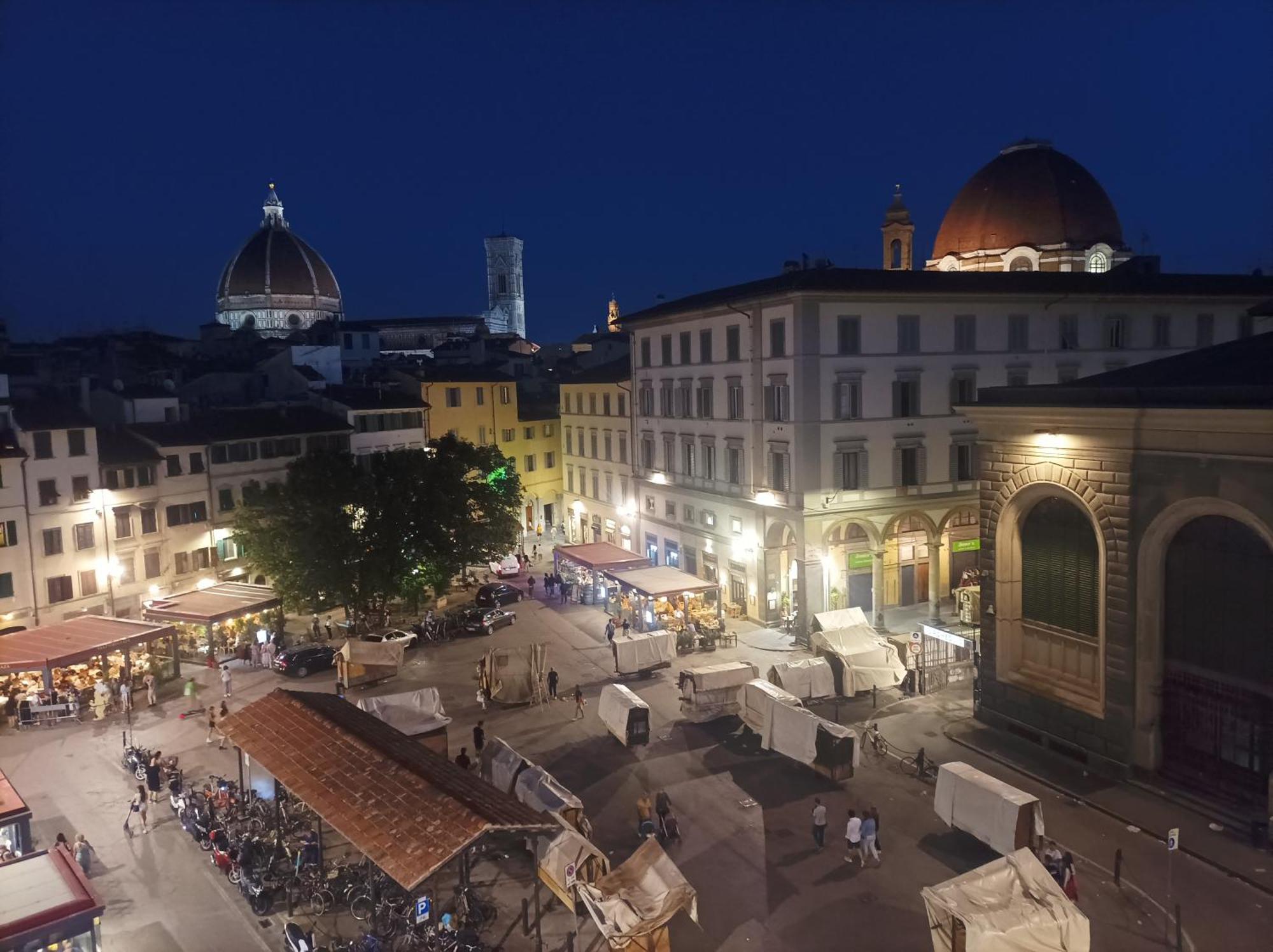 Panoramic Suite Near Duomo And Station Florens Exteriör bild